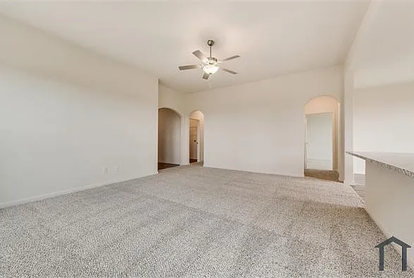 833 Serena Dr — Photo 2