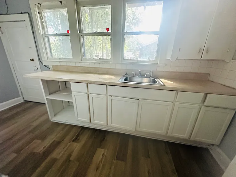 615 Fern St — Photo 8