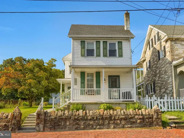 457 E Market St, Williamstown, PA 17098