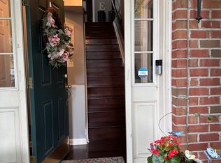 8 Carpenter Ct, Jersey City, NJ 07305