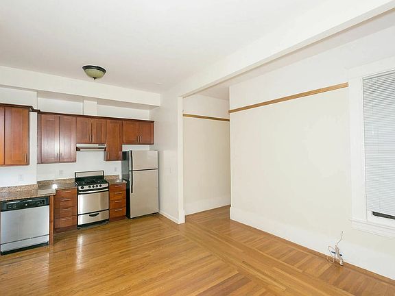 4th image of 1562 Sacramento St #203