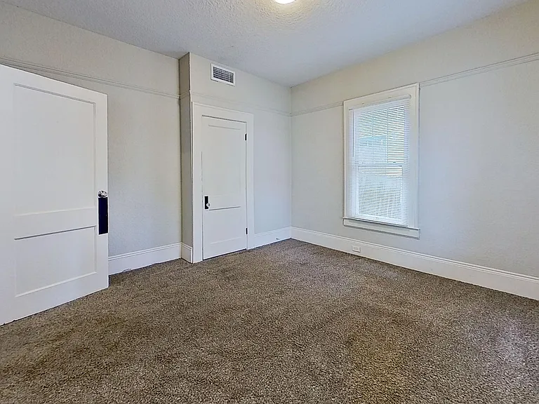2025 N Laura St — Photo 11