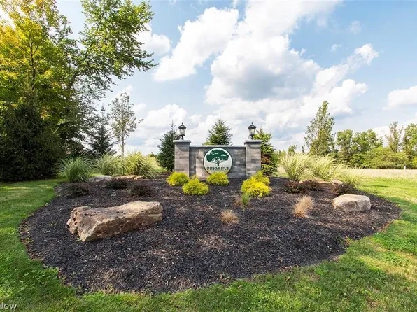 5755 New Haven Dr, Medina, OH 44256