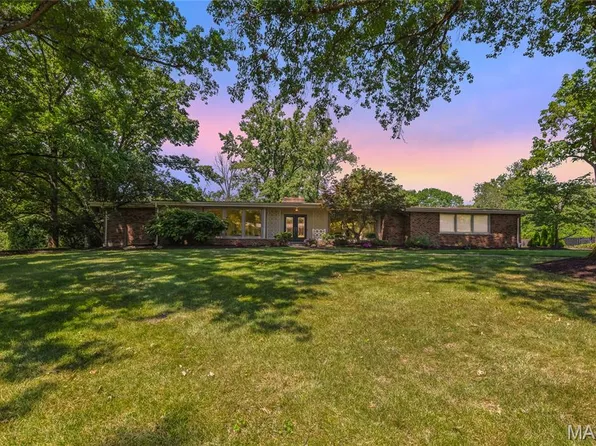 19 W Ladue Estates Dr, Saint Louis, MO 63141