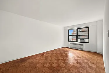 210 East Broadway, #H1305