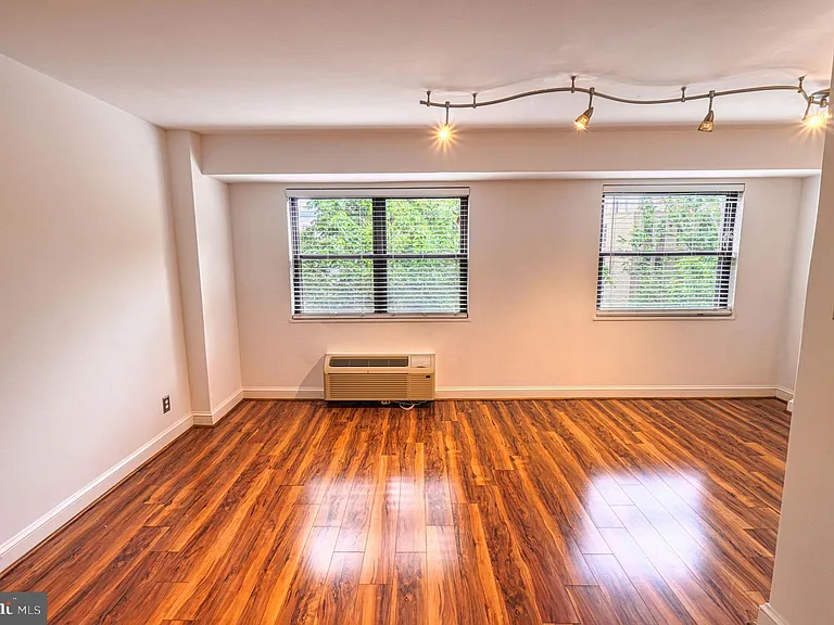 1801 Clydesdale Pl NW #311 — Photo 25
