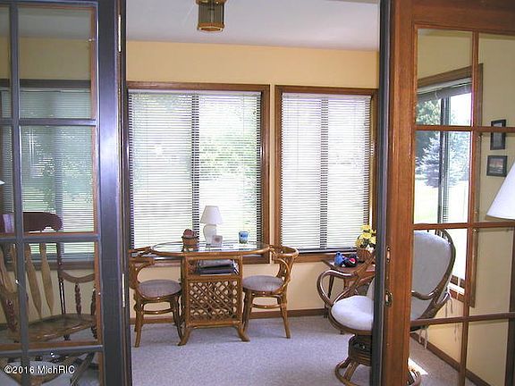 3rd image of 8748 Lindsey Ln SW