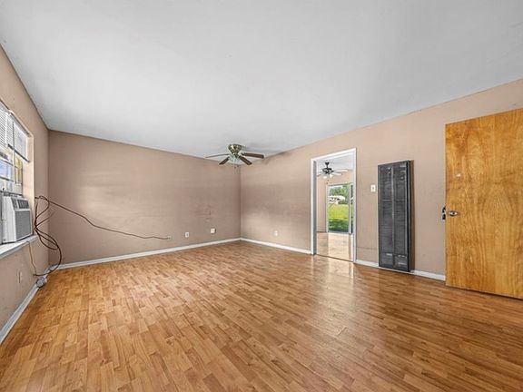 3rd image of 17 Ellis Ave