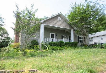 2nd image of 108 Pine St