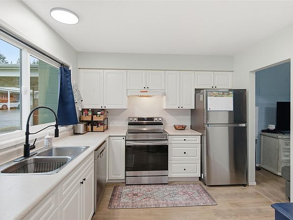 4th image of 4110 Kendall Ave #9