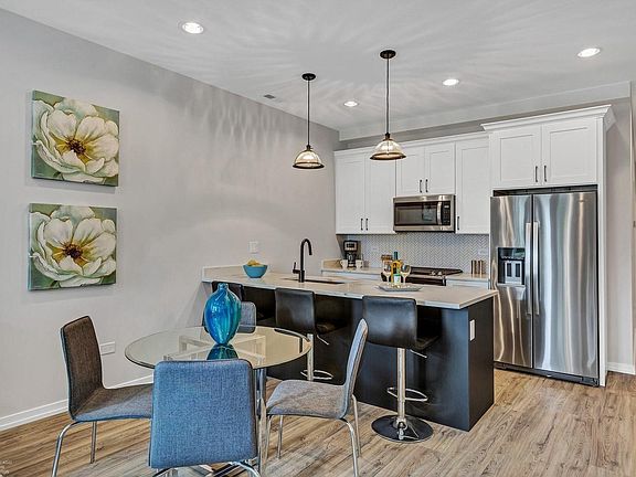 3rd image of 5233 S Wabash Ave #1