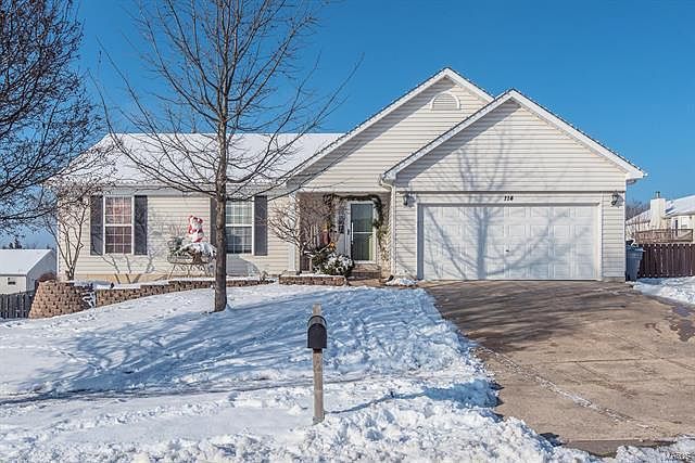1st image of 114 W Park Cir