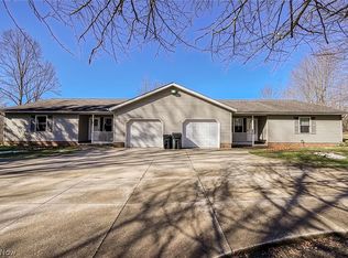 8492 Tallmadge Rd, Ravenna, OH 44412