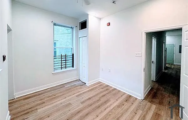 3 bed, 950 sqft, $2,500 — Photo 4