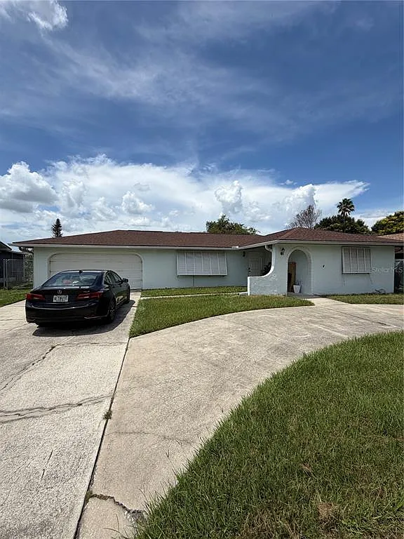 1 bed, 1.0 bath, 1880 sqft, $950 — Photo 1