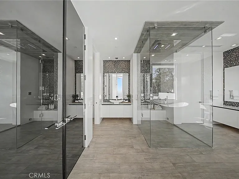9459 Beverly Crest Dr — Photo 26