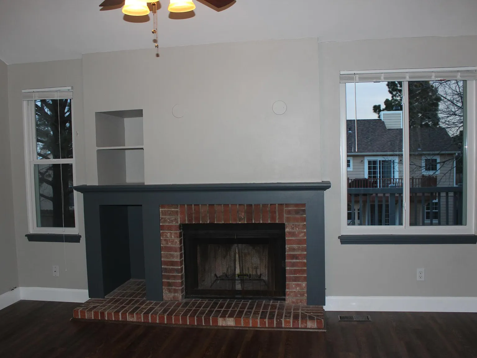 4 bed, 2.5 bath, 2200 sqft, $2,300 — Photo 4