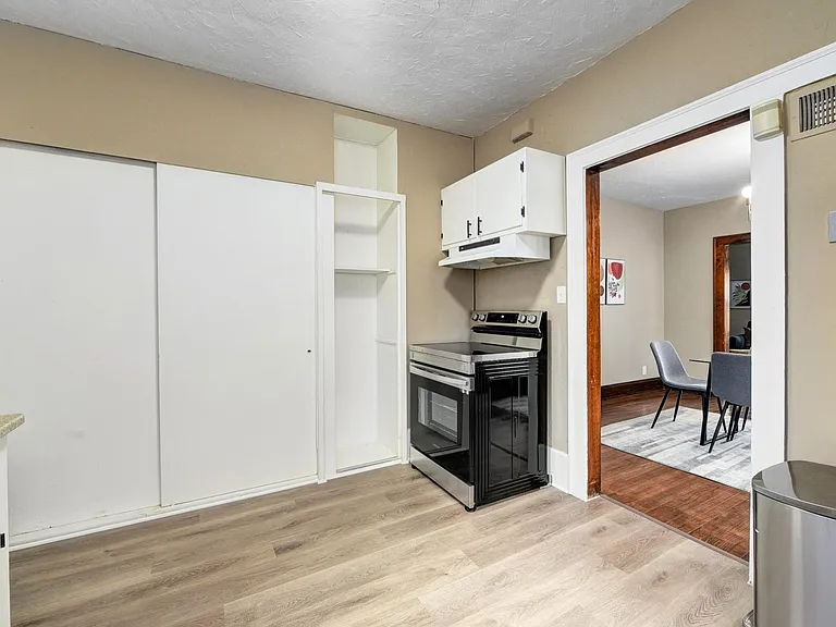 2523 E 124th St #1 — Photo 8