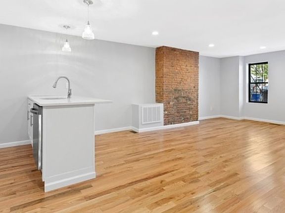 5th image of 14 Pilling St #1