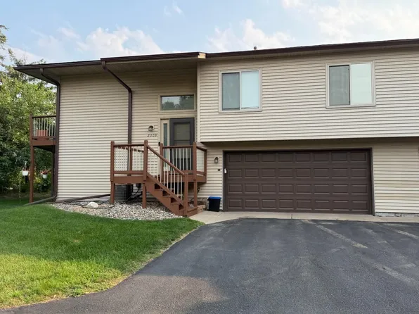 2309 Amberwood Dr, Woodbury, MN 55125