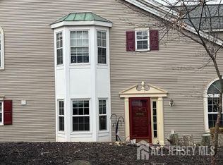 88 Sapphire Ln, Franklin Park, NJ 08823