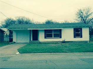 1010 W Lone Star Ave, Cleburne, TX 76033