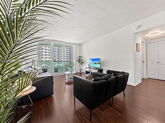 5th image of 3801 S Ocean Dr APT 4B