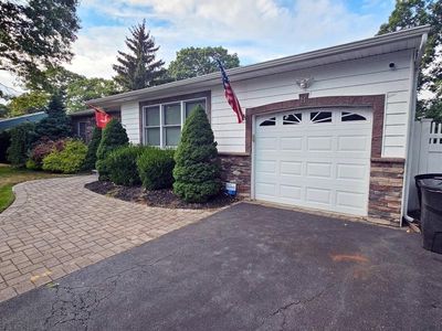 11 Loebel Street, Selden, NY, 11784