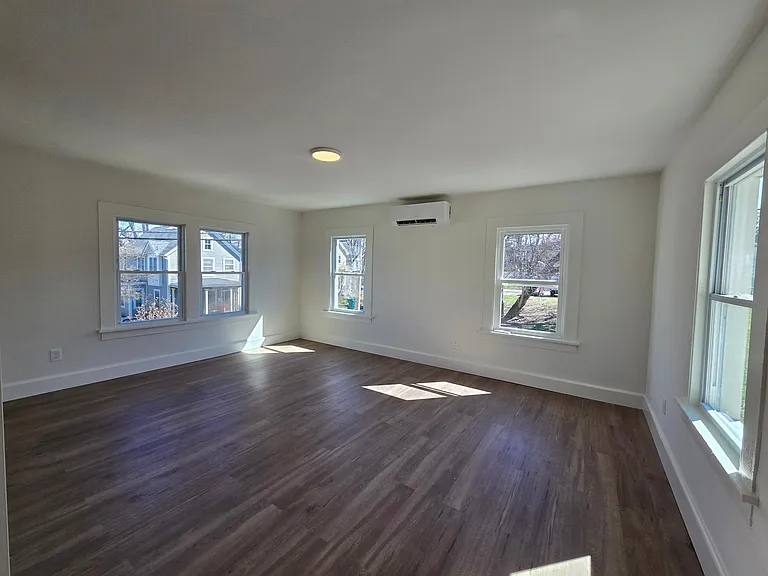 13 W Church St #2 — Photo 3
