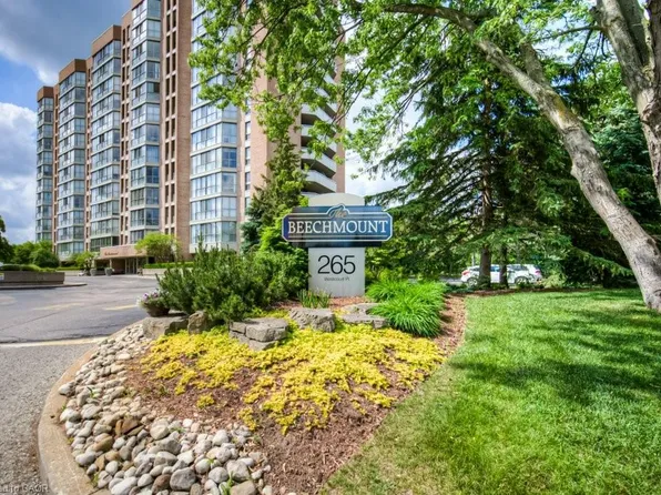 265 Westcourt Pl #505, Waterloo, ON N2L 6E4