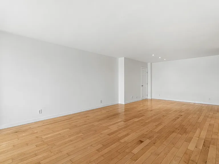 10747 Wilshire Blvd #1006 — Photo 18