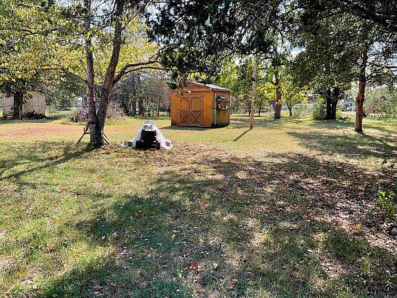 5th image of 345 Terry Ln