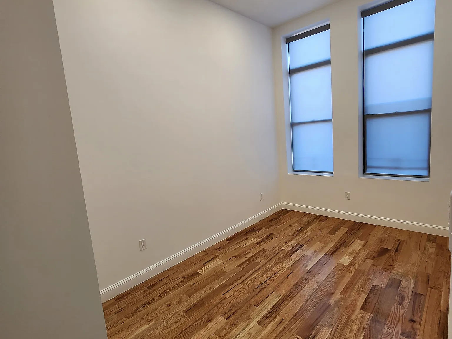 2 bed, 1000 sqft, $2,200 — Photo 3