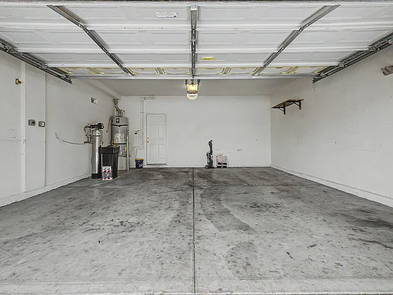 4204 Lower Saxon Ave — Photo 34