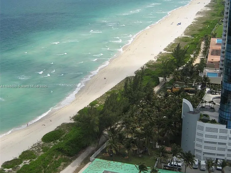 6365 Collins Ave #3907 — Photo 2