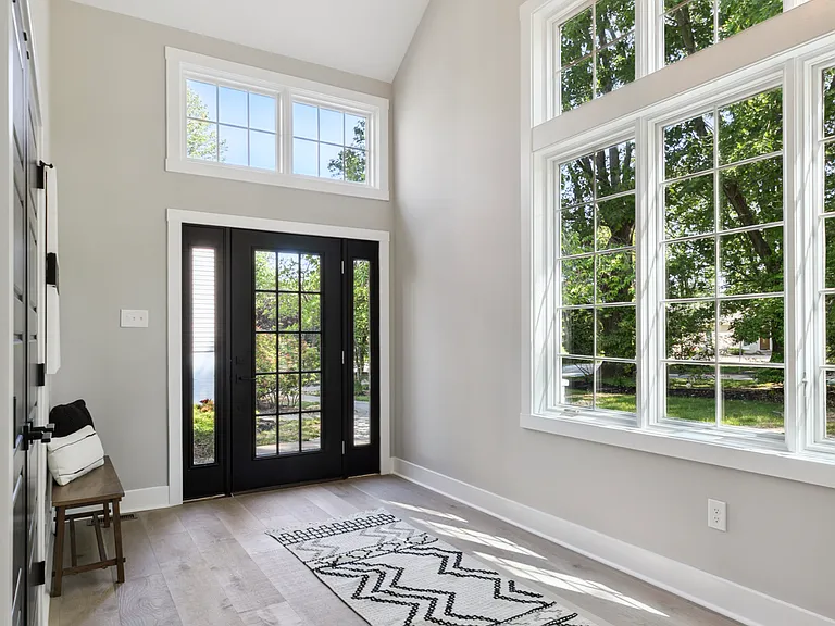 1110 W Valley Rd — Photo 5