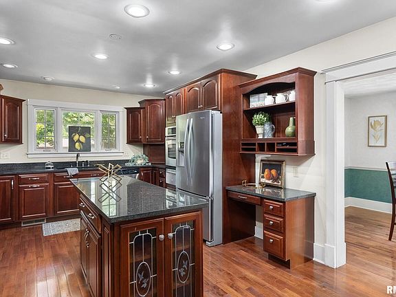 5th image of 2400 29th Avenue Ct