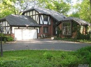 20 Grassy Pond Dr, Smithtown, NY 11787