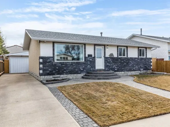 2155 24th St SE, Medicine Hat, AB T1B 1A6