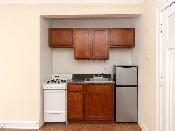 2nd image of 4546 N Damen Ave APT 311