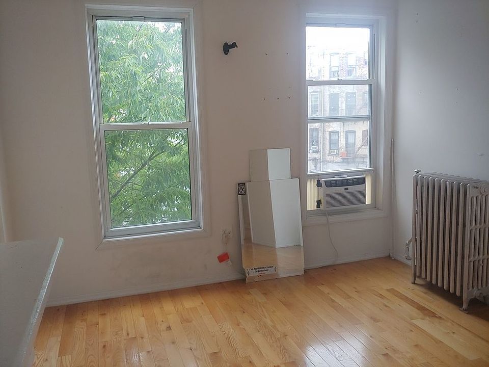 1st image of 273 Bleecker St APT 3