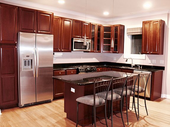 5th image of 7325 N Oakley Ave APT 2