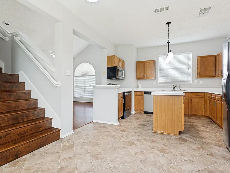 6722 Conestoga Dr — Photo 5