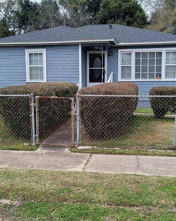1st image of 331 Irby St