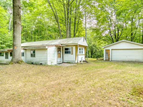 11451 Hemlock Ave, Lake, MI 48632