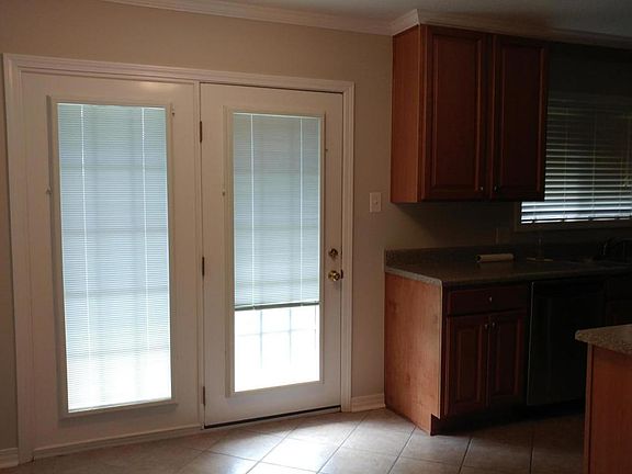 4th image of 3606 Lincolnshire St