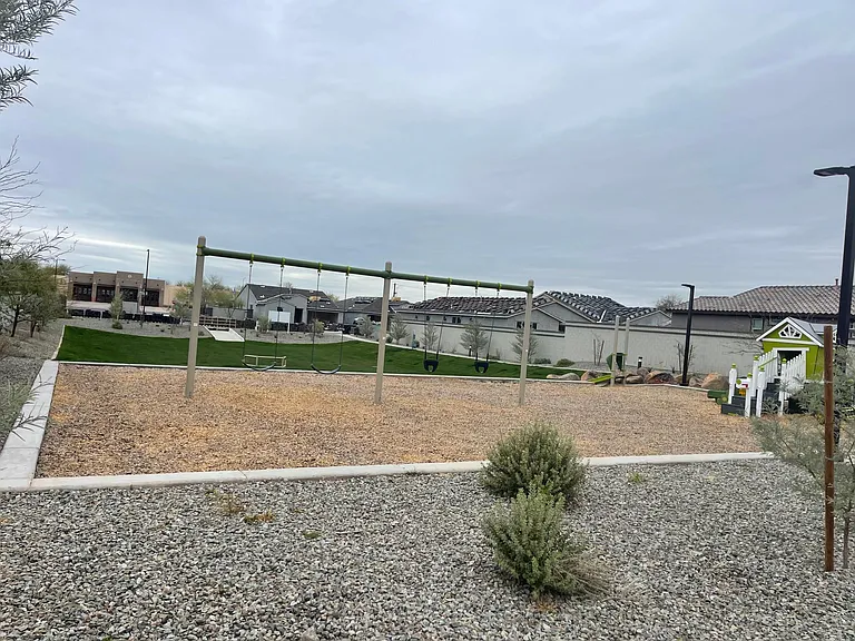 1654 W La Mirada Dr — Photo 3