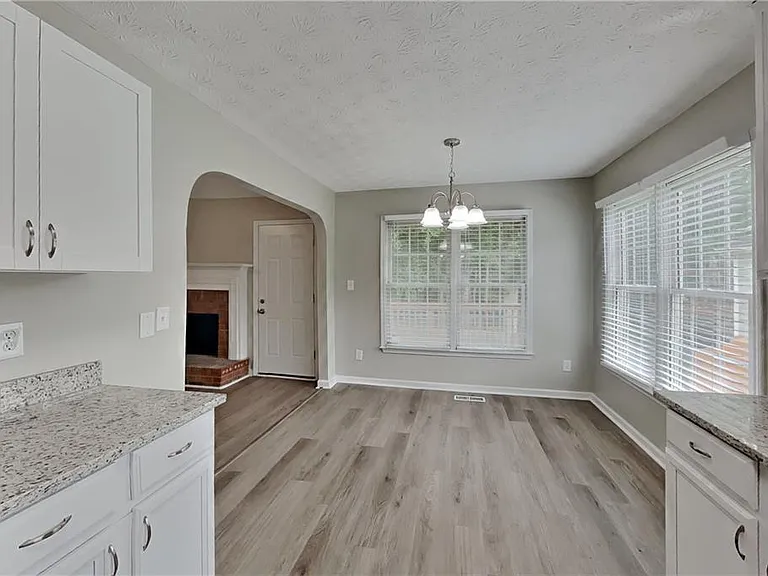 170 Sterling Dr — Photo 26