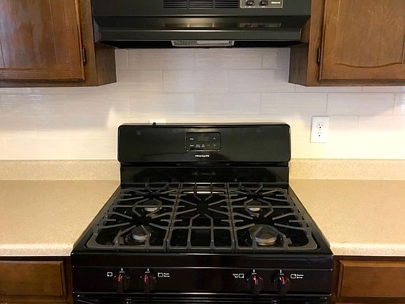 5th image of 383 E Glenpool Blvd S