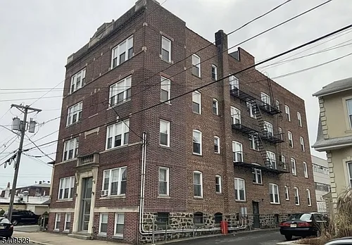 214 Lawton Ave Photo 1